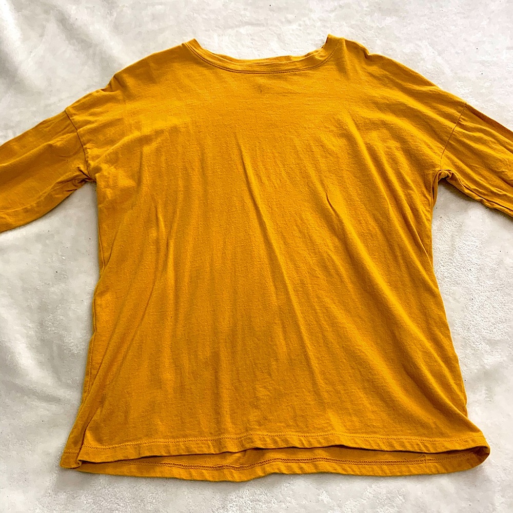 Forever 21 Women’s Yellow Long Sleeve Tee Small